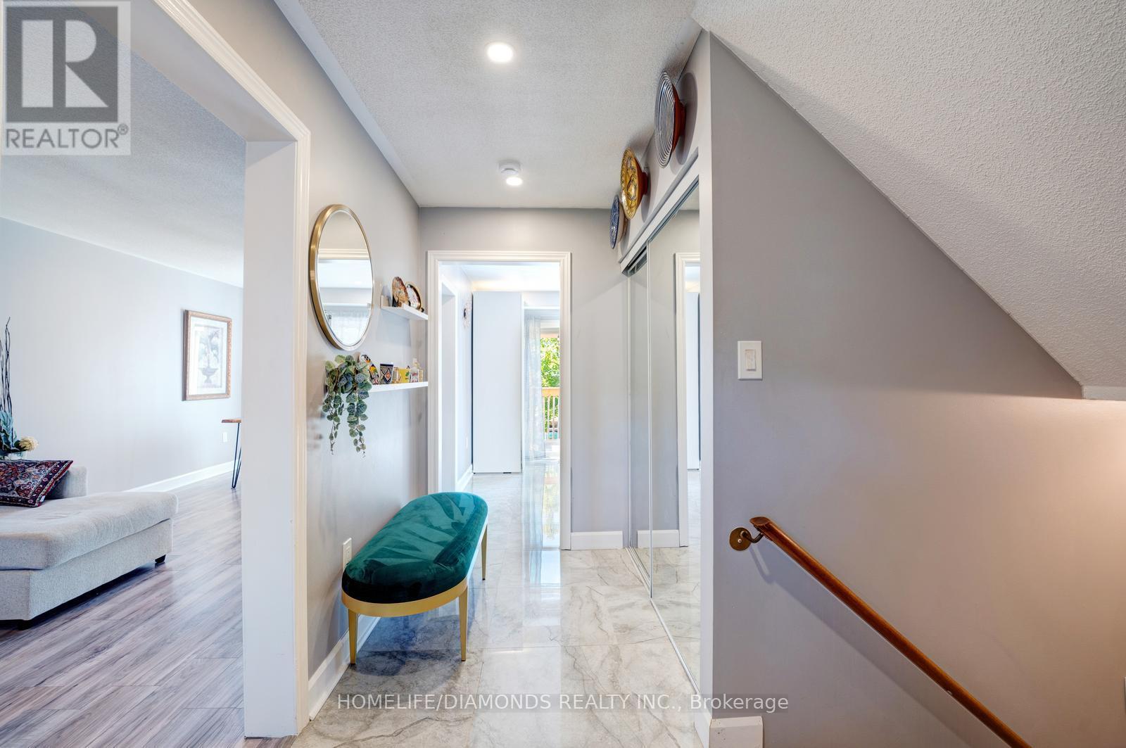 68 Heritage Court, Barrie, Ontario  L4N 0E3 - Photo 4 - S12457746