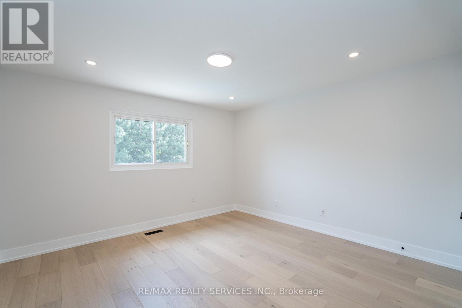 2296 Devon Road, Oakville, Ontario  L6J 5R4 - Photo 17 - W12457747