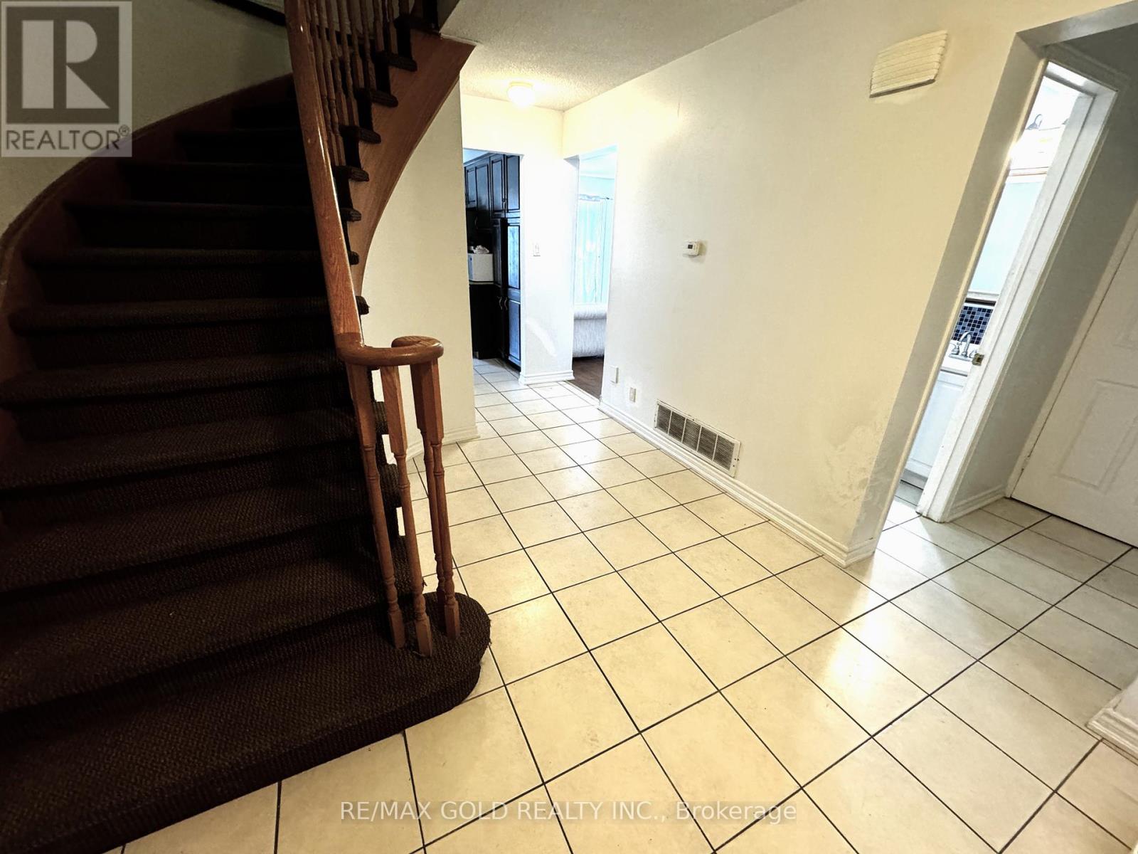 Main - 52 Major William Sharpe Drive, Brampton, Ontario  L6X 3J1 - Photo 8 - W12457750