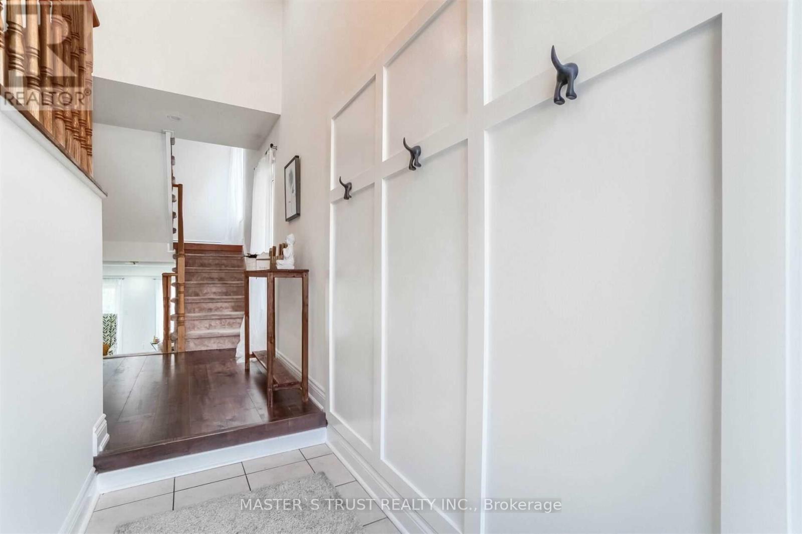 3362 Redpath Circle, Mississauga, Ontario  L5N 8R2 - Photo 5 - W12457751
