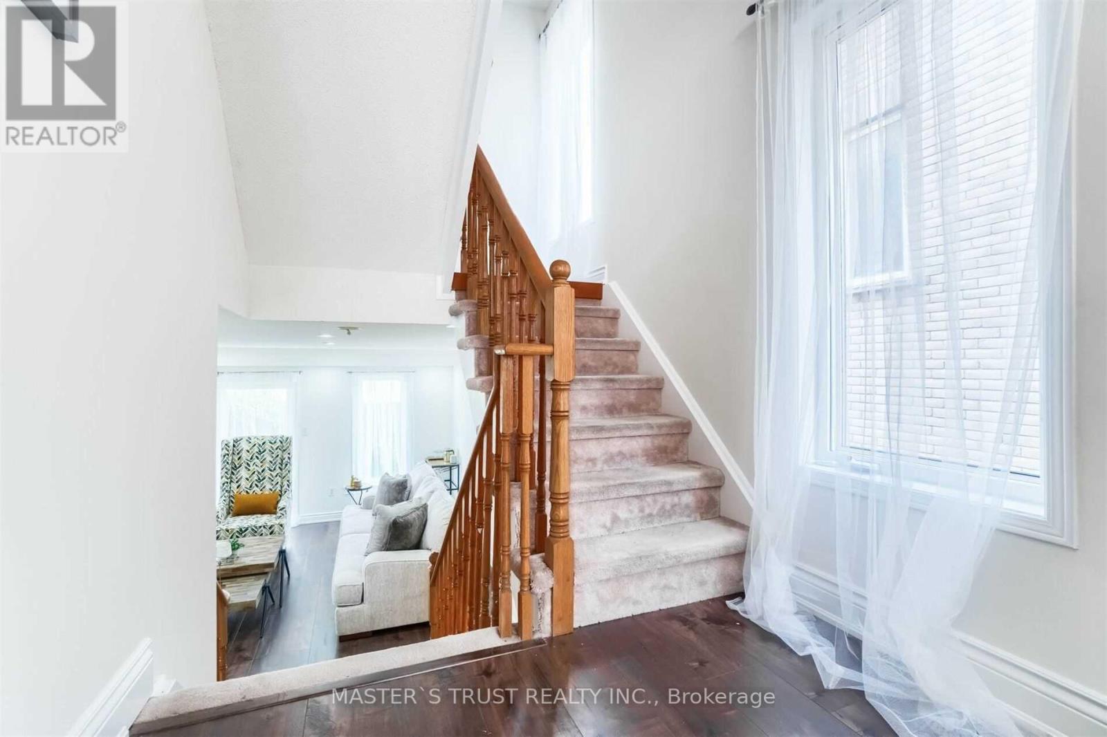 3362 Redpath Circle, Mississauga, Ontario  L5N 8R2 - Photo 7 - W12457751