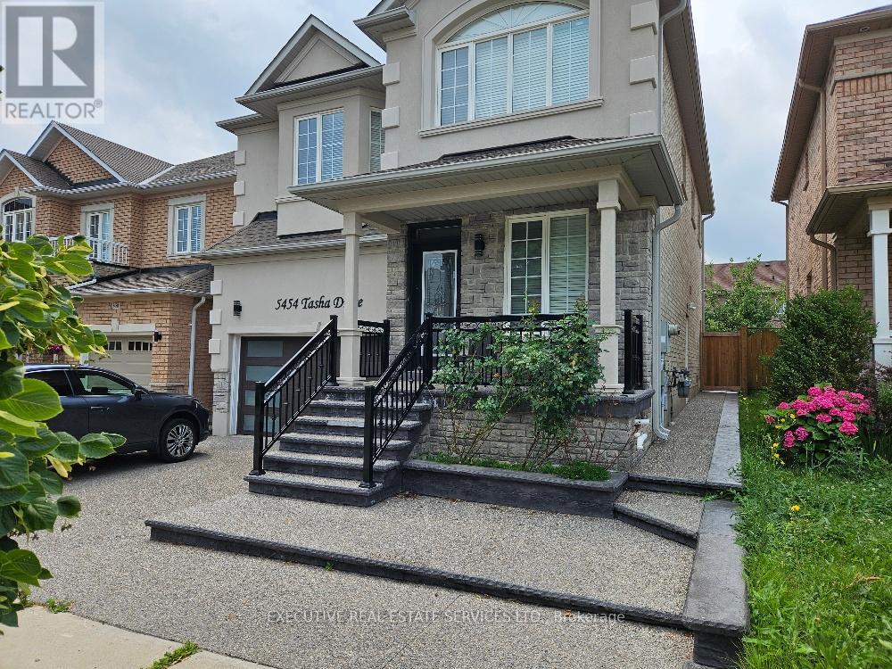 5454 Tasha Drive, Mississauga, Ontario  L5M 6N5 - Photo 1 - W12457763
