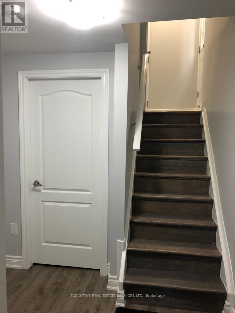 5454 Tasha Drive, Mississauga, Ontario  L5M 6N5 - Photo 8 - W12457763
