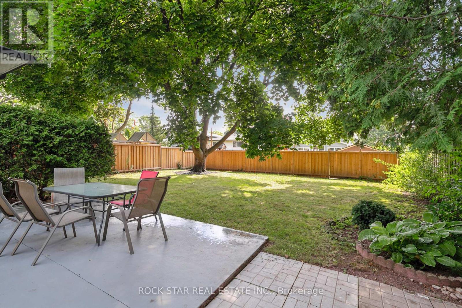 635 Bridle Wood, Burlington, Ontario  L7L 4E2 - Photo 22 - W12457769