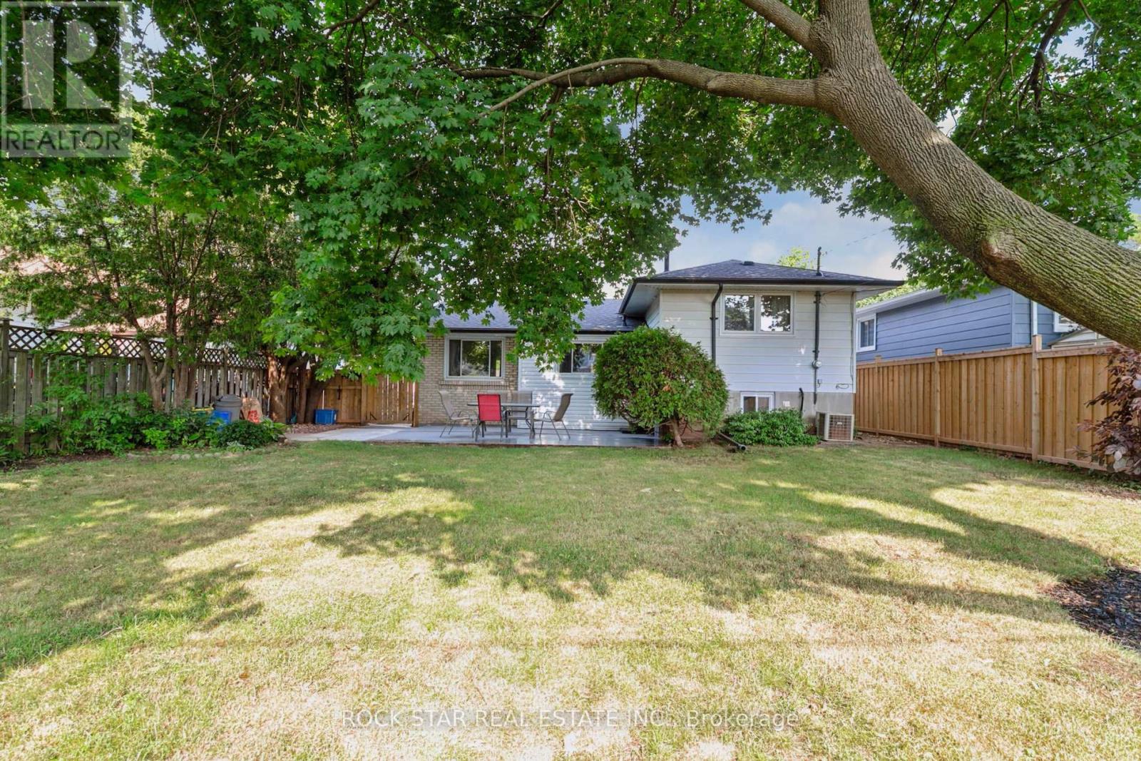 635 Bridle Wood, Burlington, Ontario  L7L 4E2 - Photo 25 - W12457769