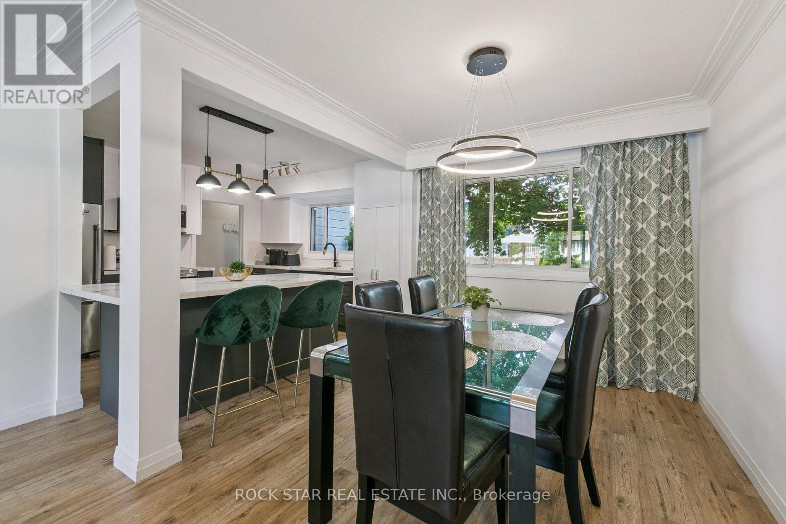 635 Bridle Wood, Burlington, Ontario  L7L 4E2 - Photo 6 - W12457769