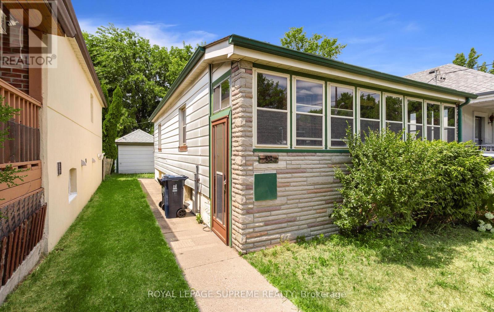 38 Criscoe Street, Toronto, Ontario  M6N 3Y9 - Photo 3 - W12457773