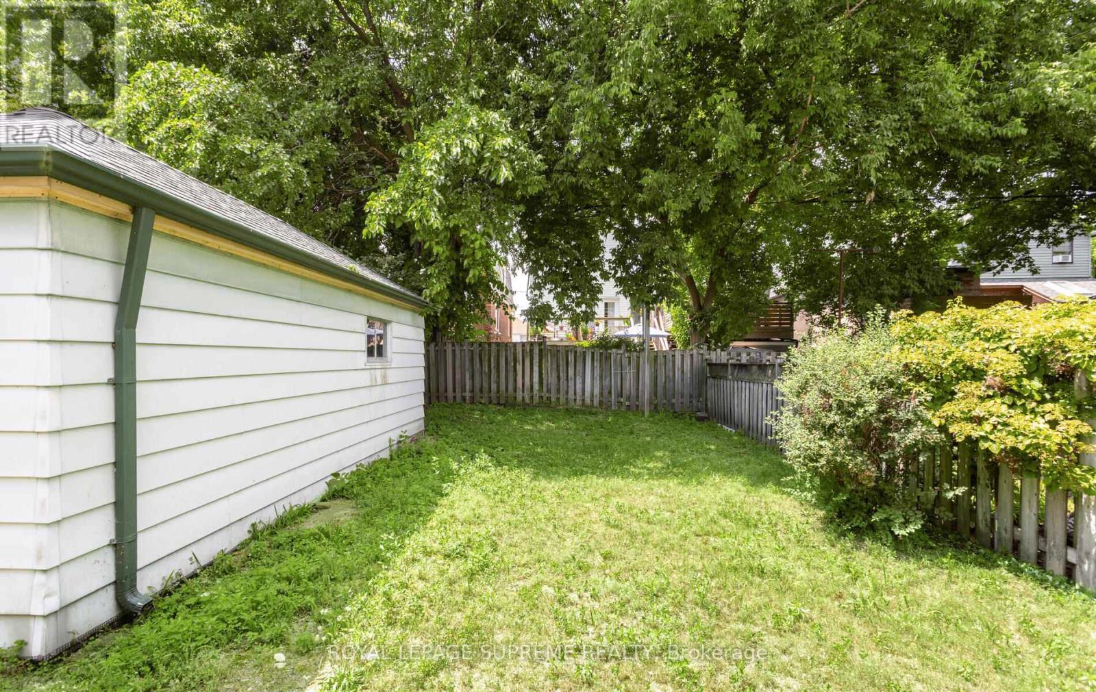 38 Criscoe Street, Toronto, Ontario  M6N 3Y9 - Photo 4 - W12457773