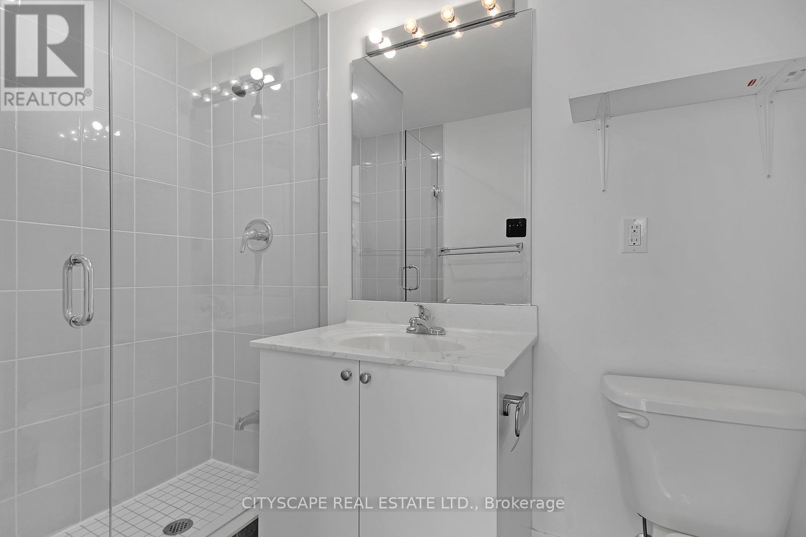 Th - 802 - 57 Macaulay Avenue, Toronto, Ontario  M6P 3P5 - Photo 11 - W12457777