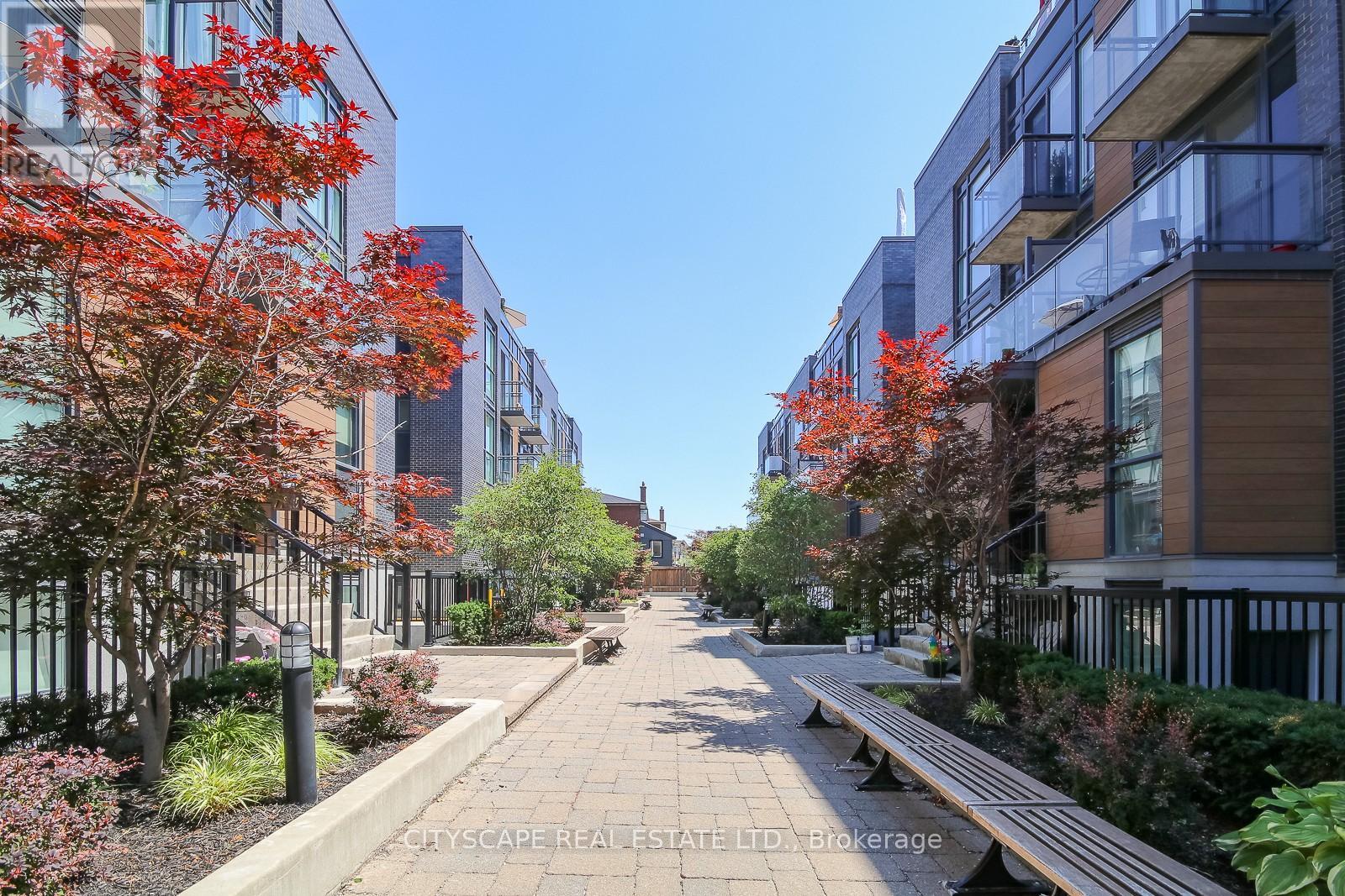 Th - 802 - 57 Macaulay Avenue, Toronto, Ontario  M6P 3P5 - Photo 16 - W12457777