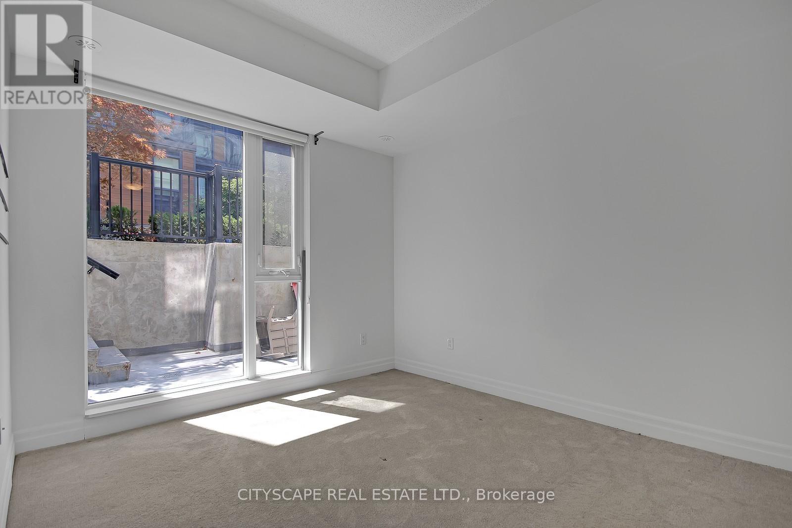 Th - 802 - 57 Macaulay Avenue, Toronto, Ontario  M6P 3P5 - Photo 9 - W12457777