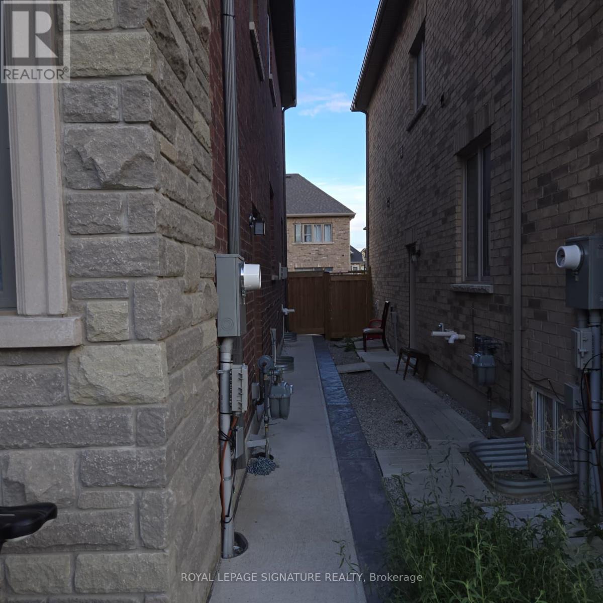 103 Dolobram Trail (Basement), Brampton, Ontario  L7A 4Y5 - Photo 12 - W12457784