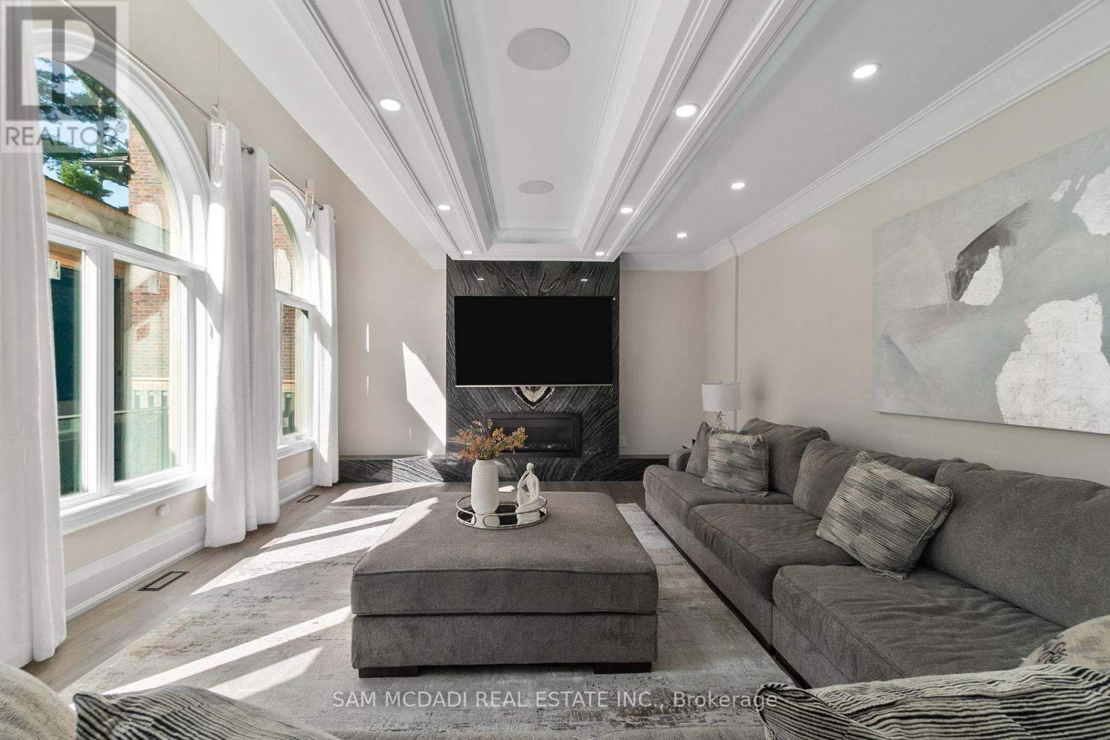 1160 Birchview Drive, Mississauga, Ontario  L5H 3C8 - Photo 13 - W12457788