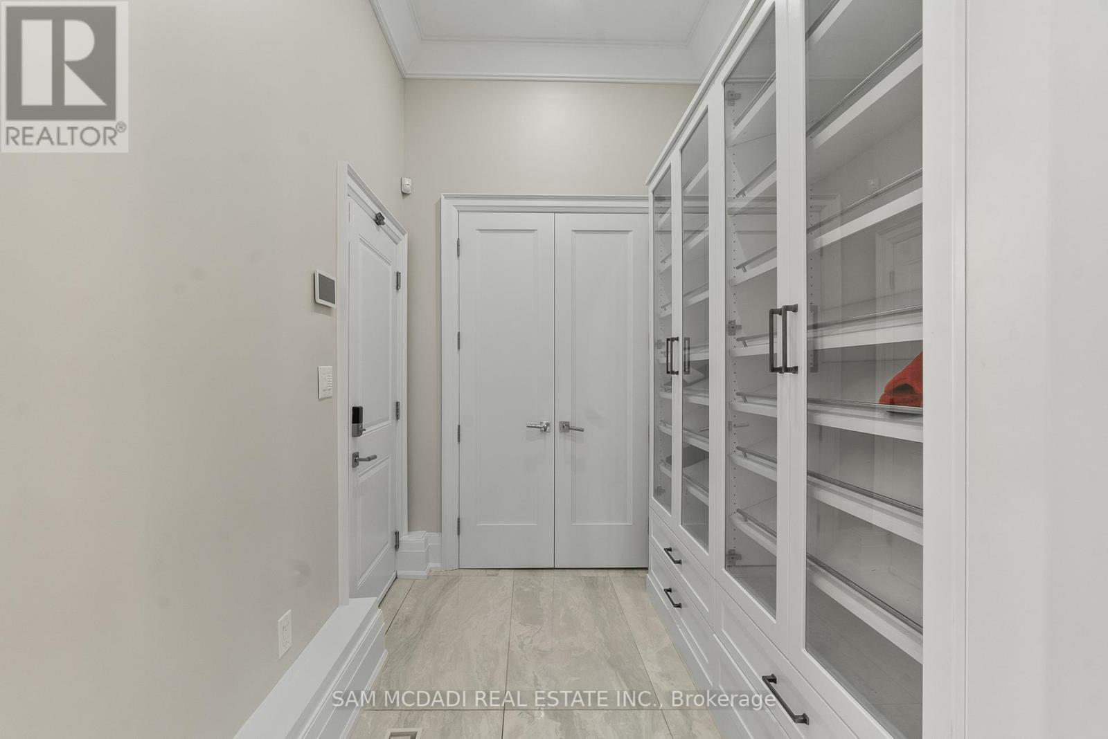 1160 Birchview Drive, Mississauga, Ontario  L5H 3C8 - Photo 17 - W12457788
