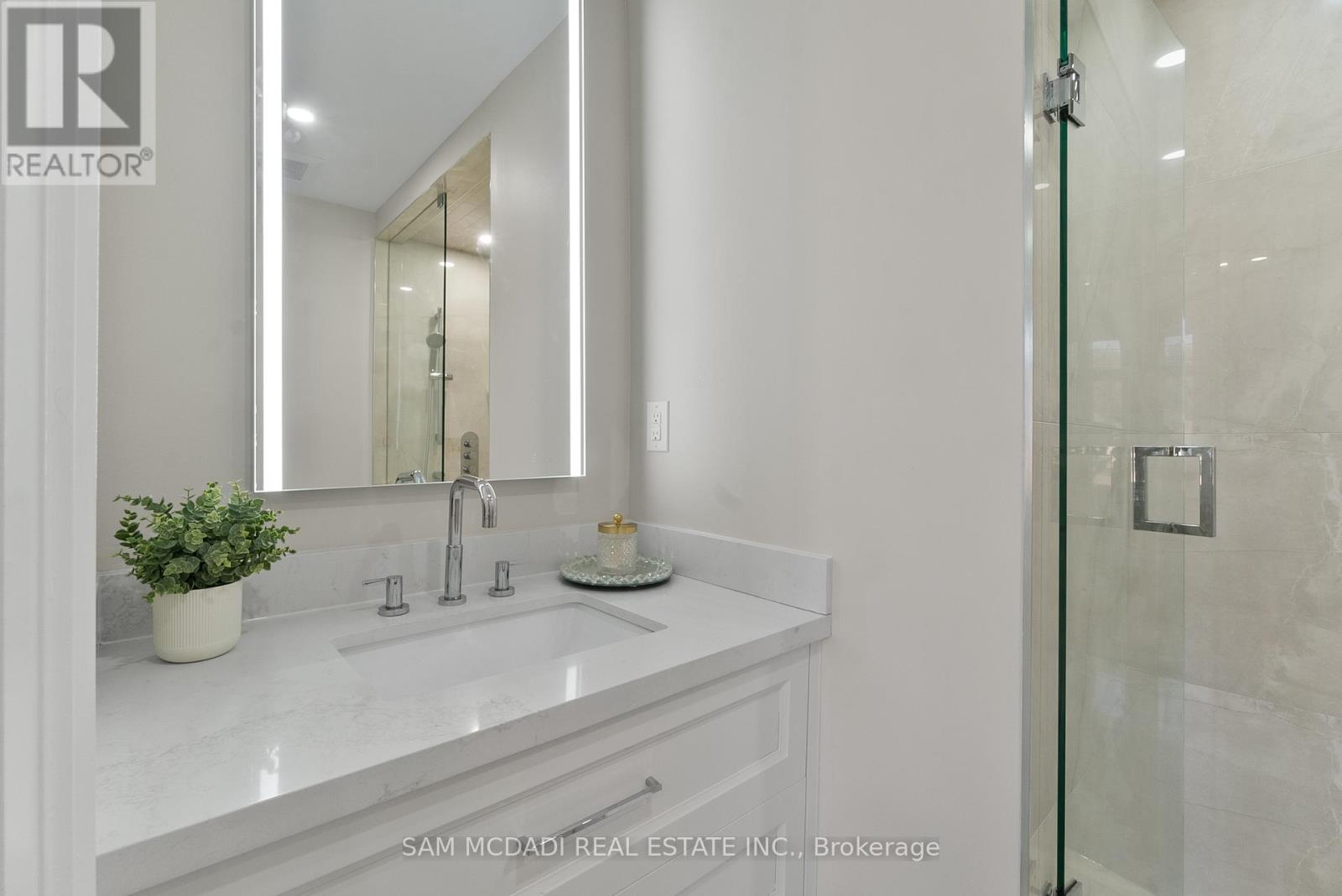 1160 Birchview Drive, Mississauga, Ontario  L5H 3C8 - Photo 32 - W12457788