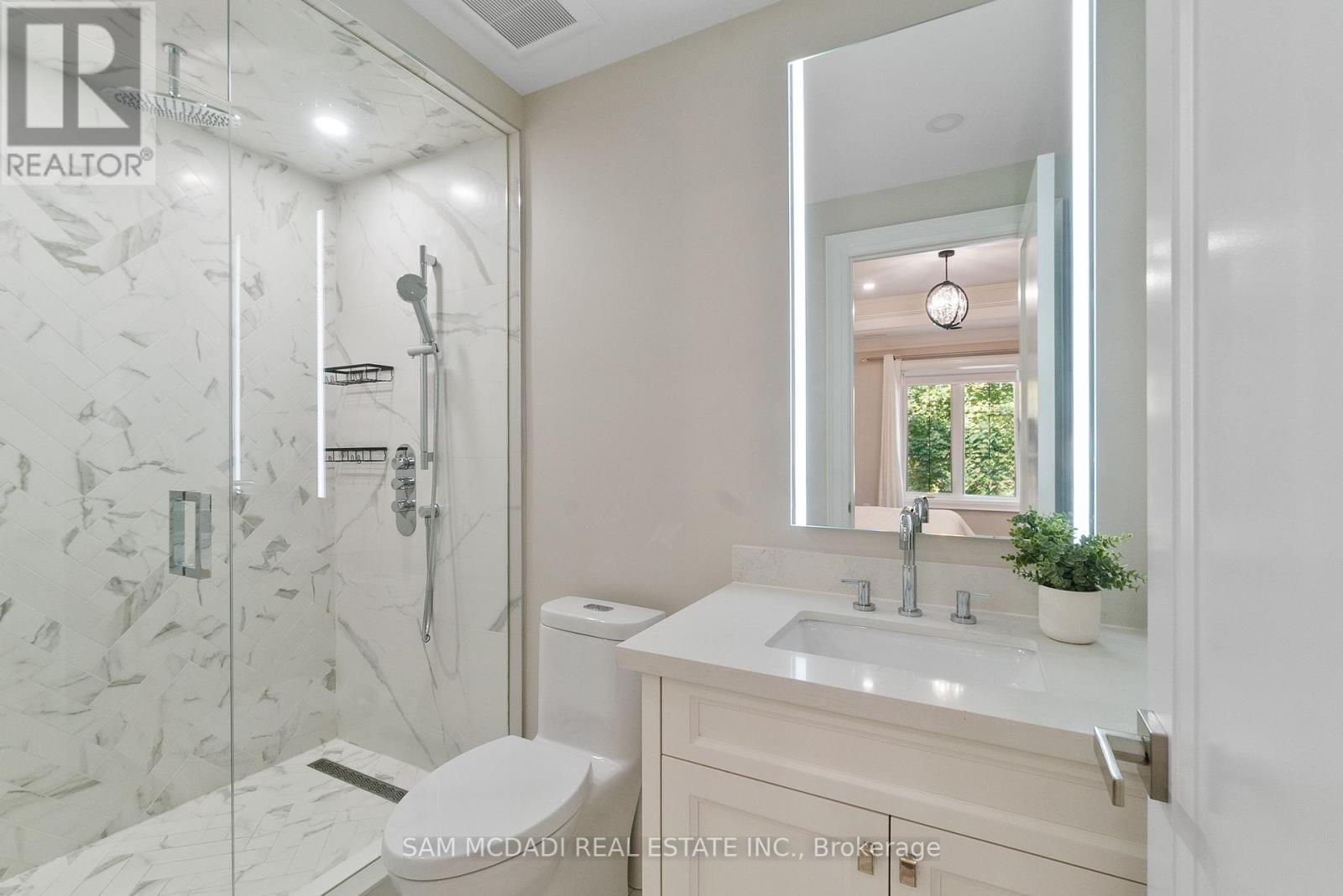 1160 Birchview Drive, Mississauga, Ontario  L5H 3C8 - Photo 35 - W12457788