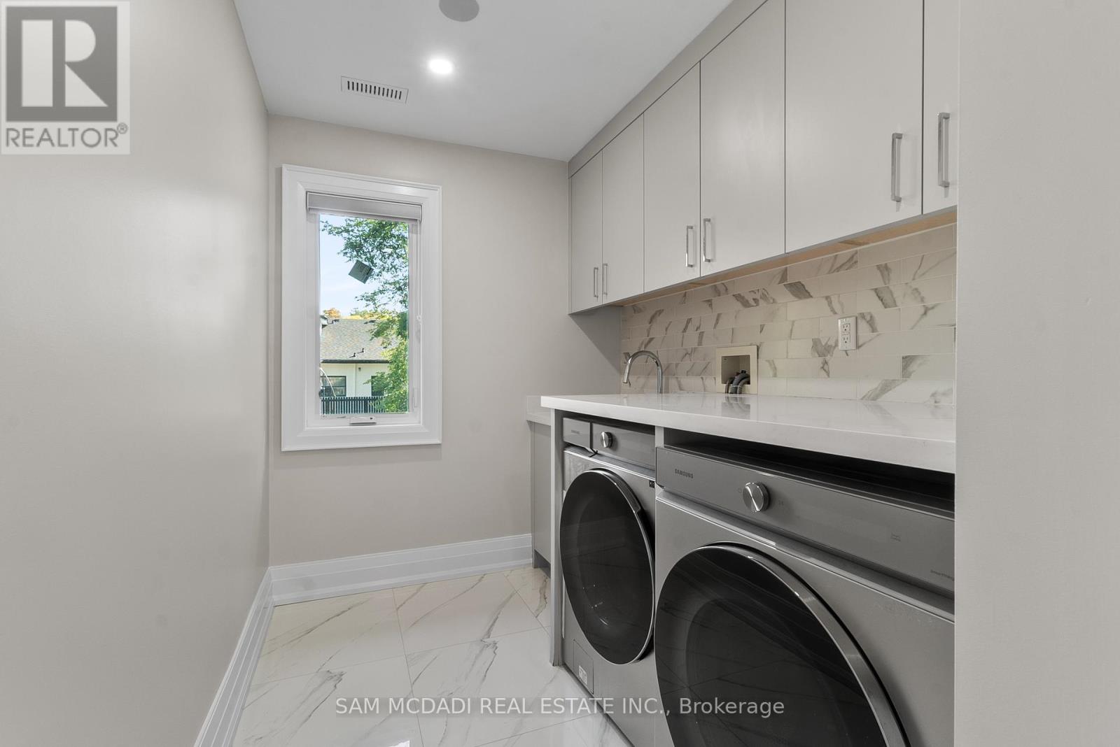 1160 Birchview Drive, Mississauga, Ontario  L5H 3C8 - Photo 36 - W12457788