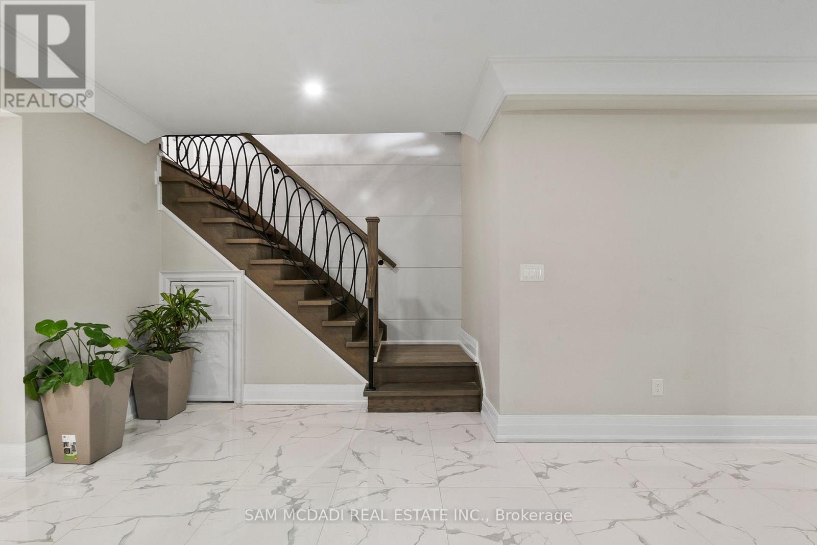 1160 Birchview Drive, Mississauga, Ontario  L5H 3C8 - Photo 37 - W12457788