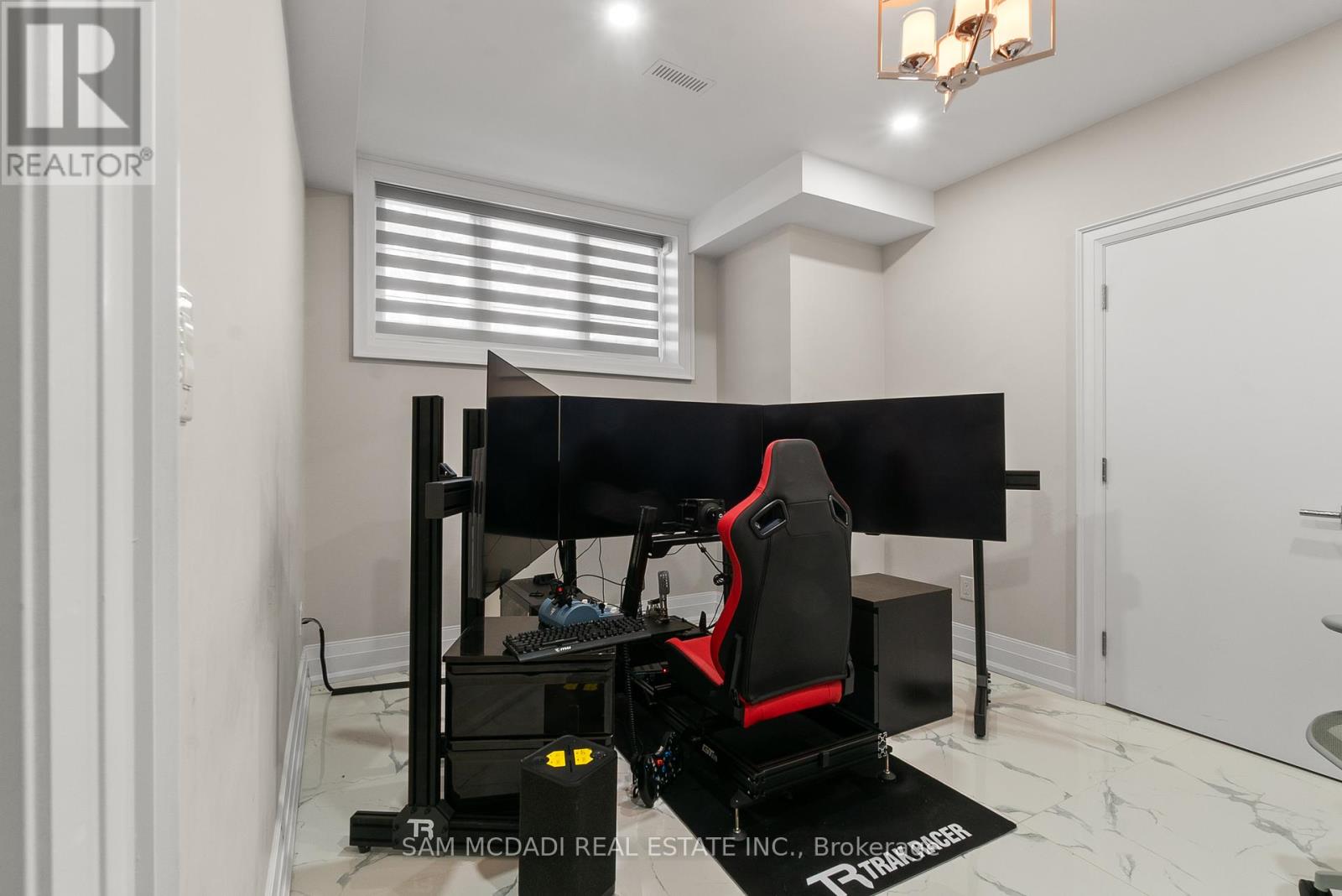 1160 Birchview Drive, Mississauga, Ontario  L5H 3C8 - Photo 42 - W12457788