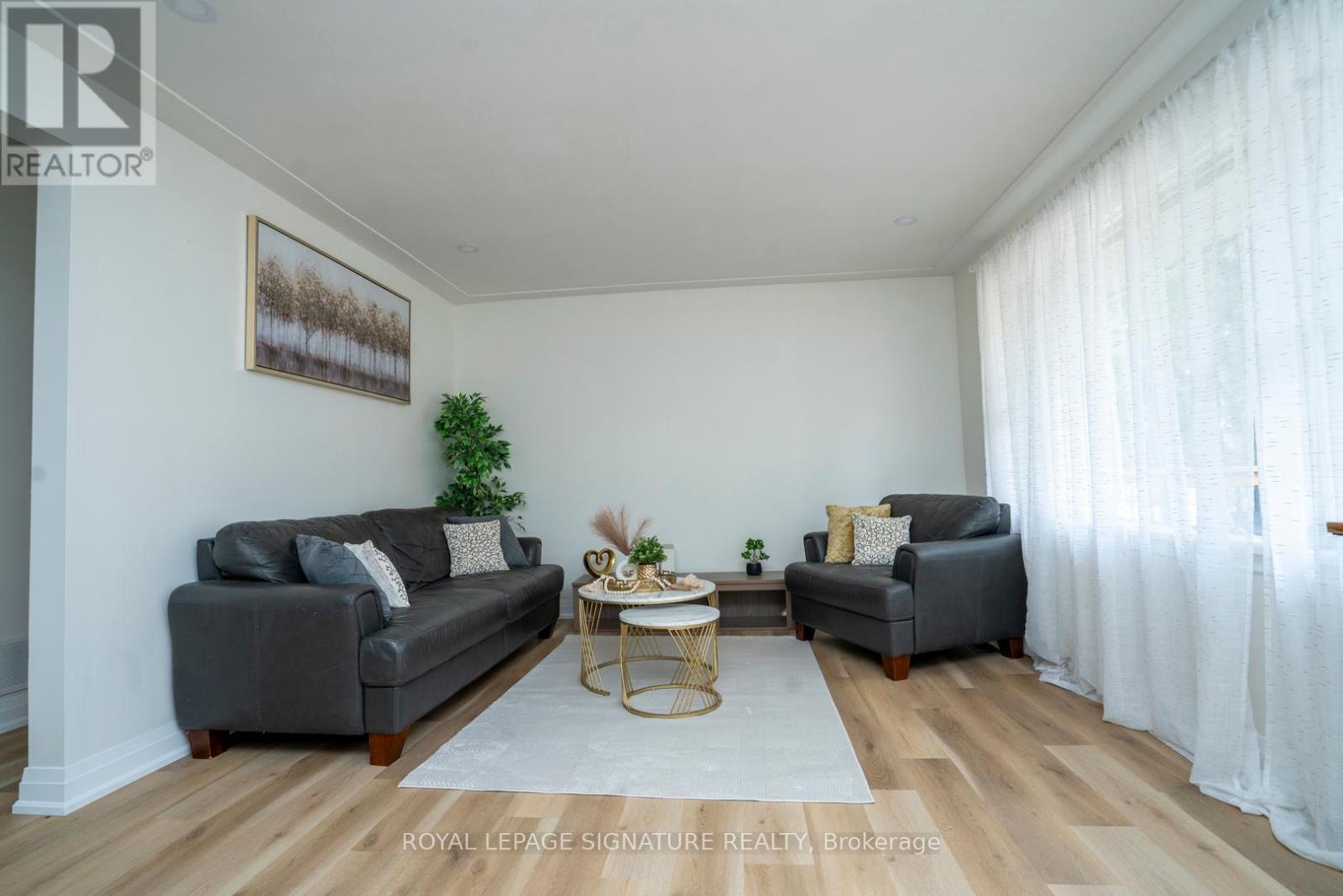 61 Broadmoor Avenue, Kitchener, Ontario  N2C 1Y6 - Photo 3 - X12457762