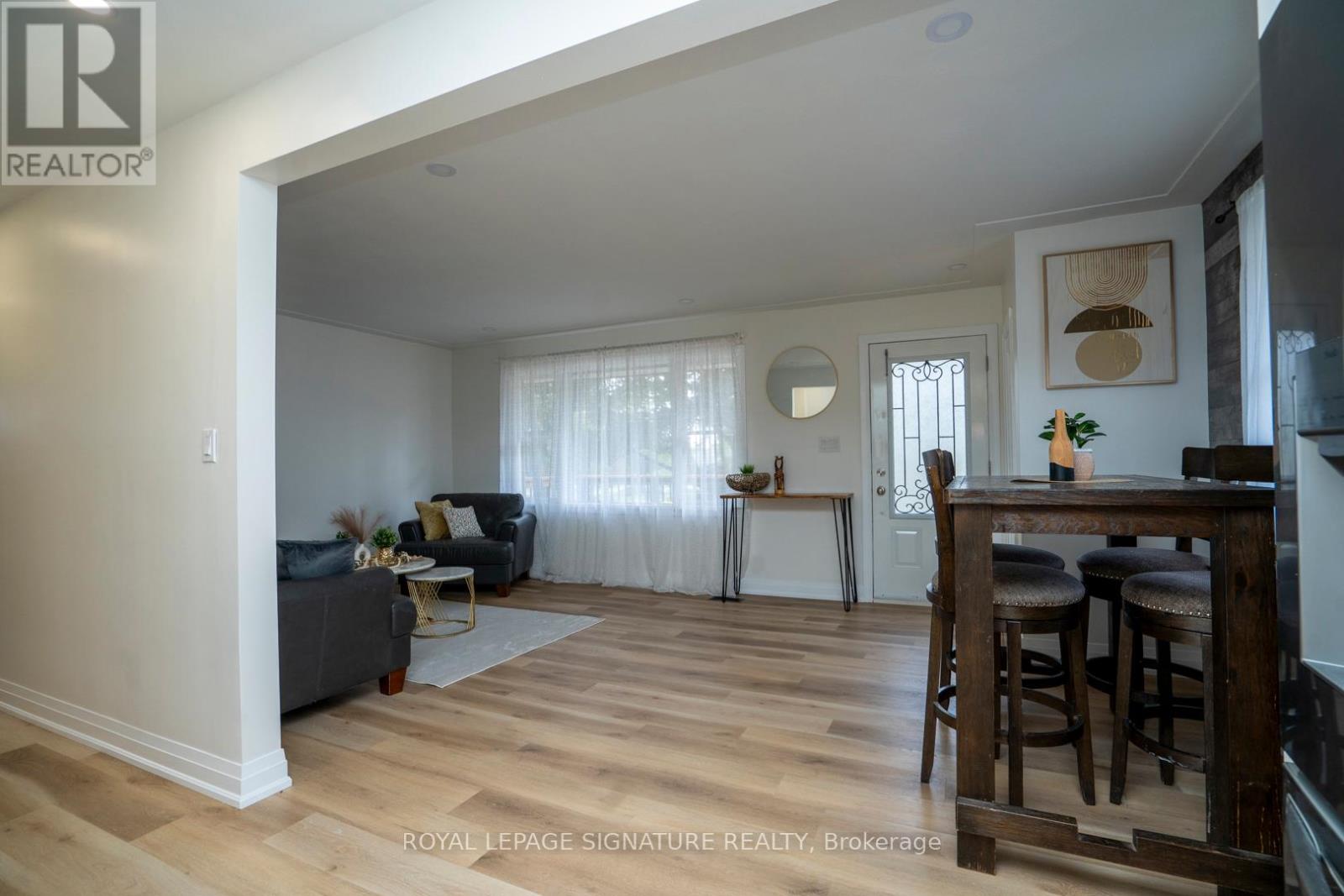 61 Broadmoor Avenue, Kitchener, Ontario  N2C 1Y6 - Photo 4 - X12457762