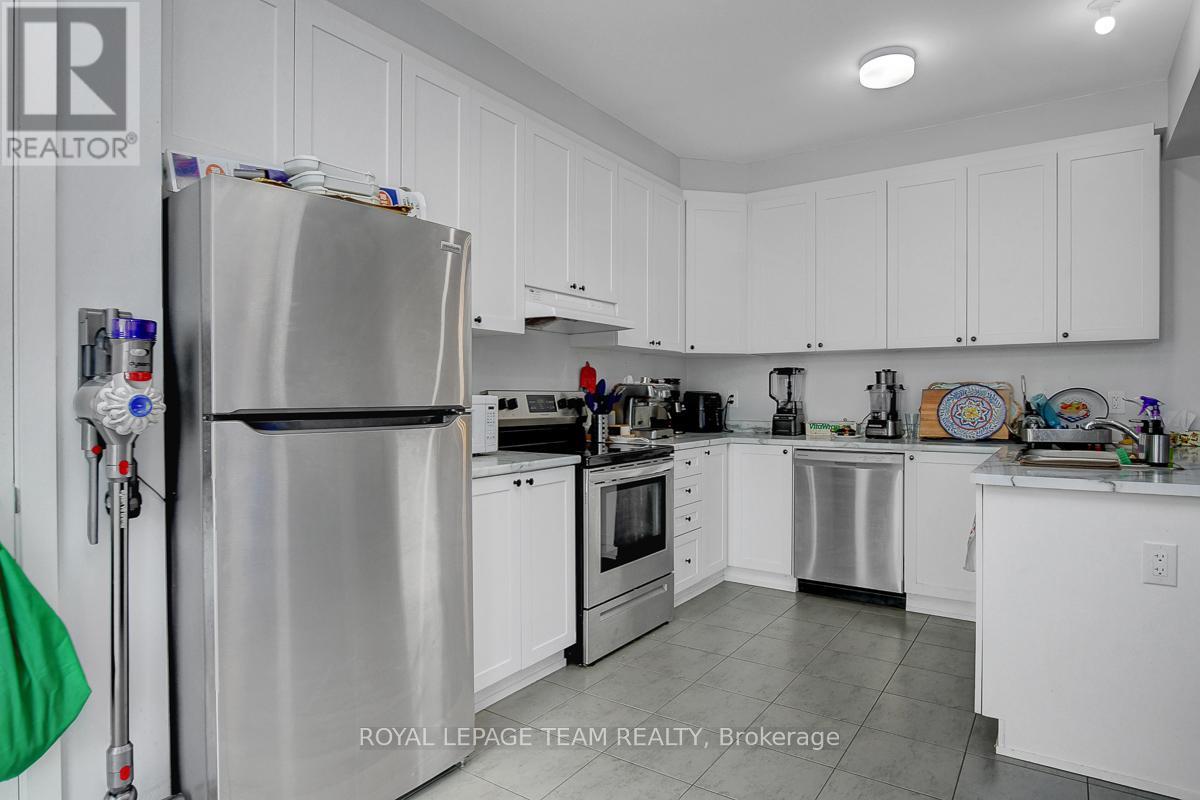 163 Yearling Circle, Ottawa, Ontario  K0A 2Z0 - Photo 13 - X12457808