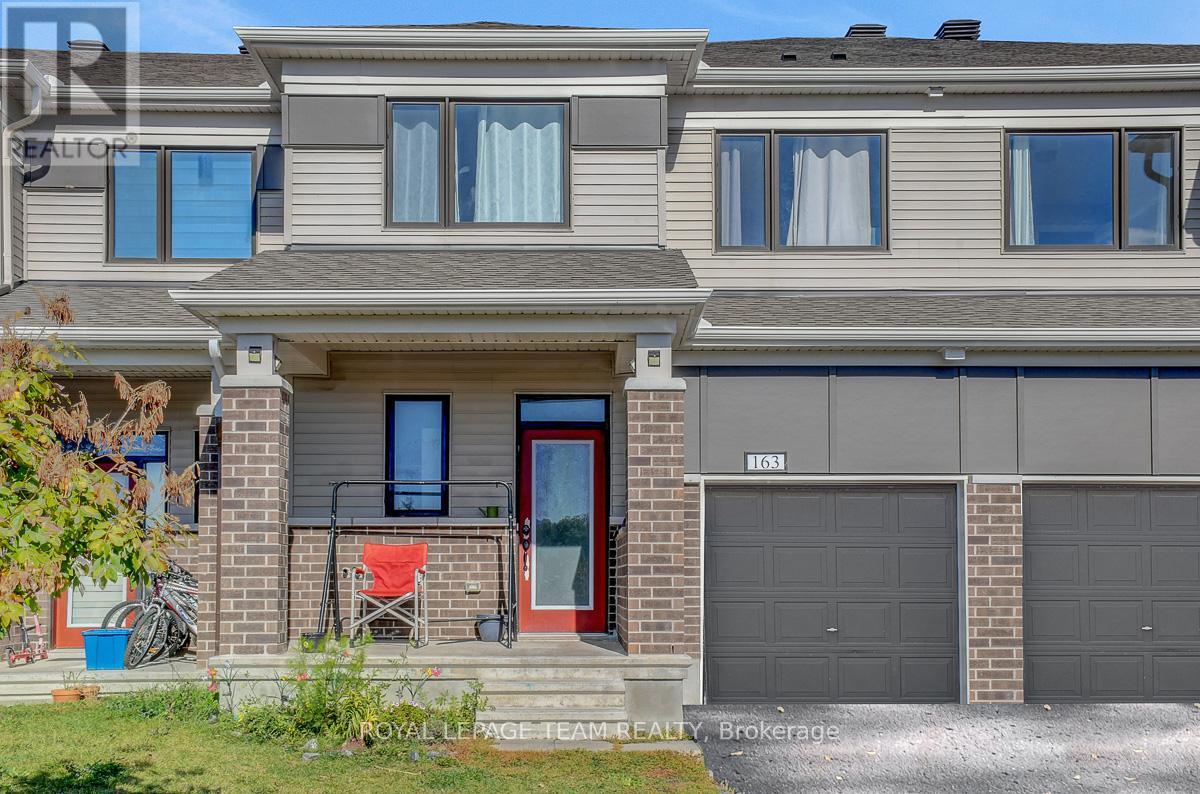 163 Yearling Circle, Ottawa, Ontario  K0A 2Z0 - Photo 2 - X12457808