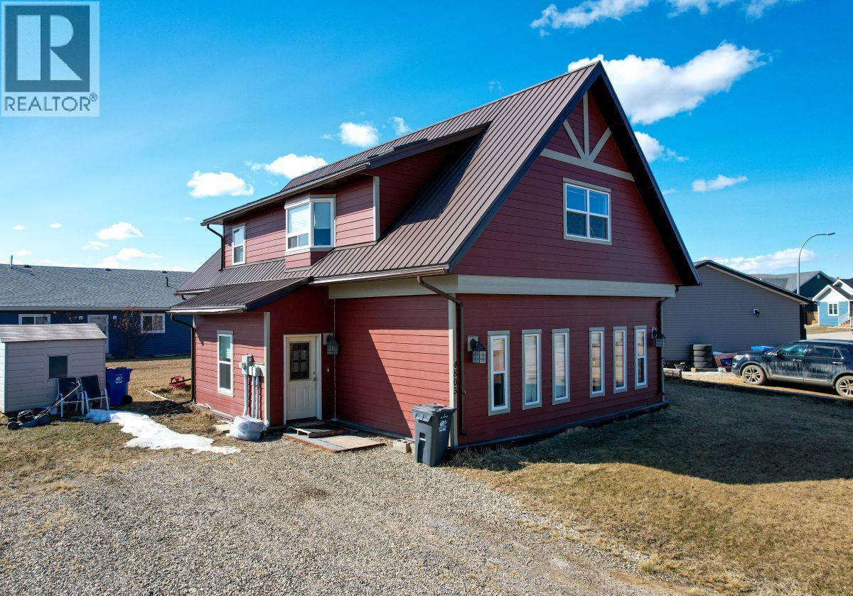 4803 46 Avenue, pouce coupe, British Columbia