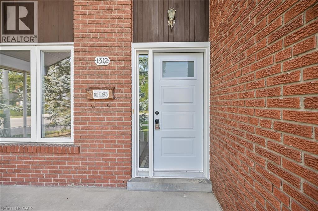 1312 Ogden Avenue, Mississauga, Ontario  L5E 2H6 - Photo 4 - 40761523