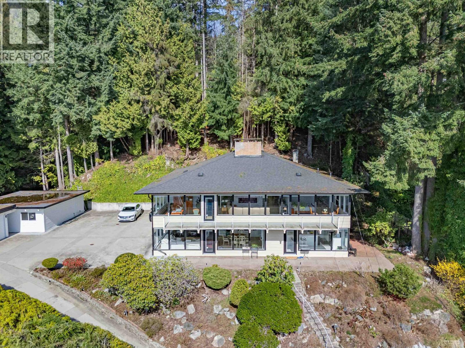 2755 SKILIFT PLACE, west vancouver, British Columbia