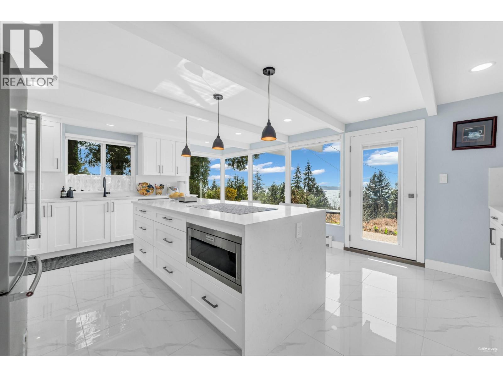 2755 Skilift Place, West Vancouver, British Columbia  V7S 2T6 - Photo 12 - R3057615