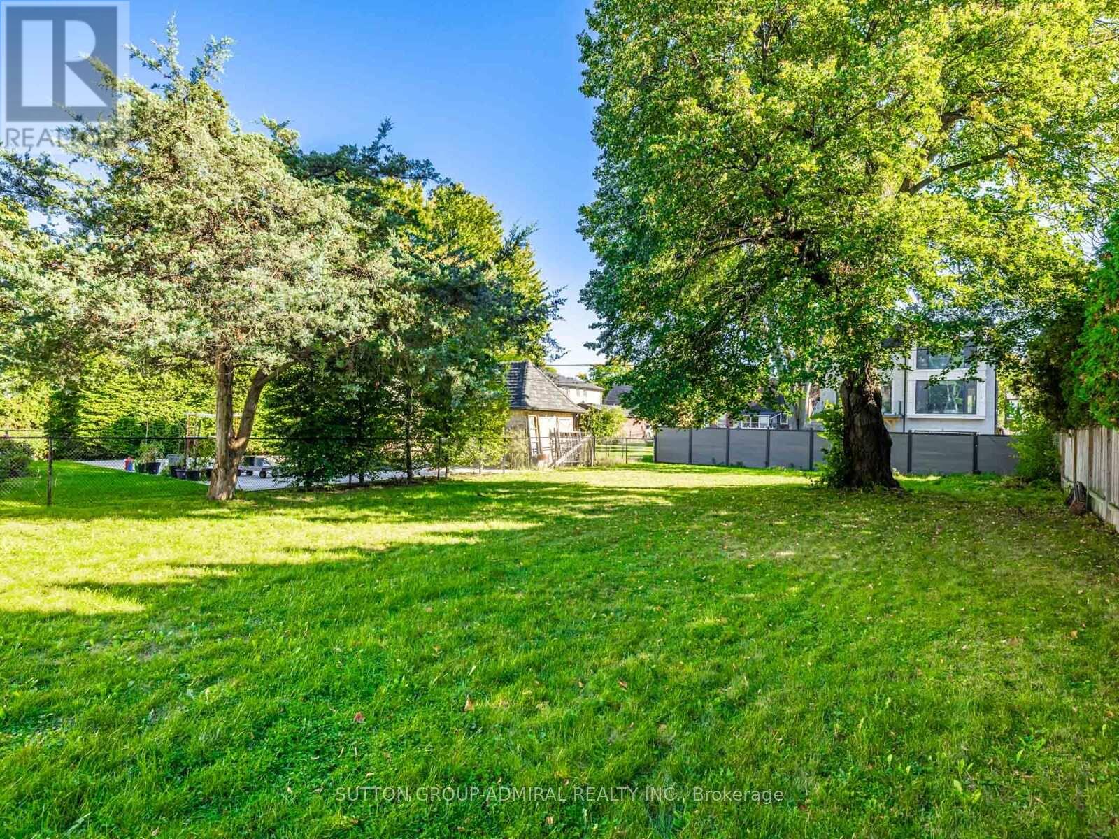 65 Lurgan Drive, Toronto, Ontario  M2R 1K7 - Photo 11 - C12457796