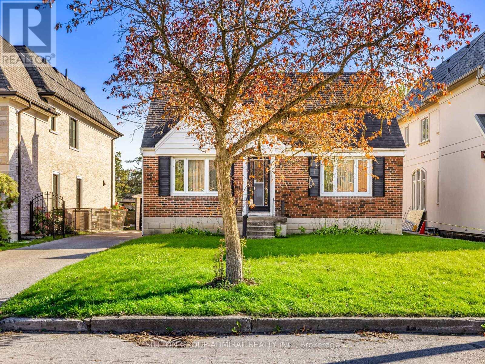 65 Lurgan Drive, Toronto, Ontario  M2R 1K7 - Photo 4 - C12457796