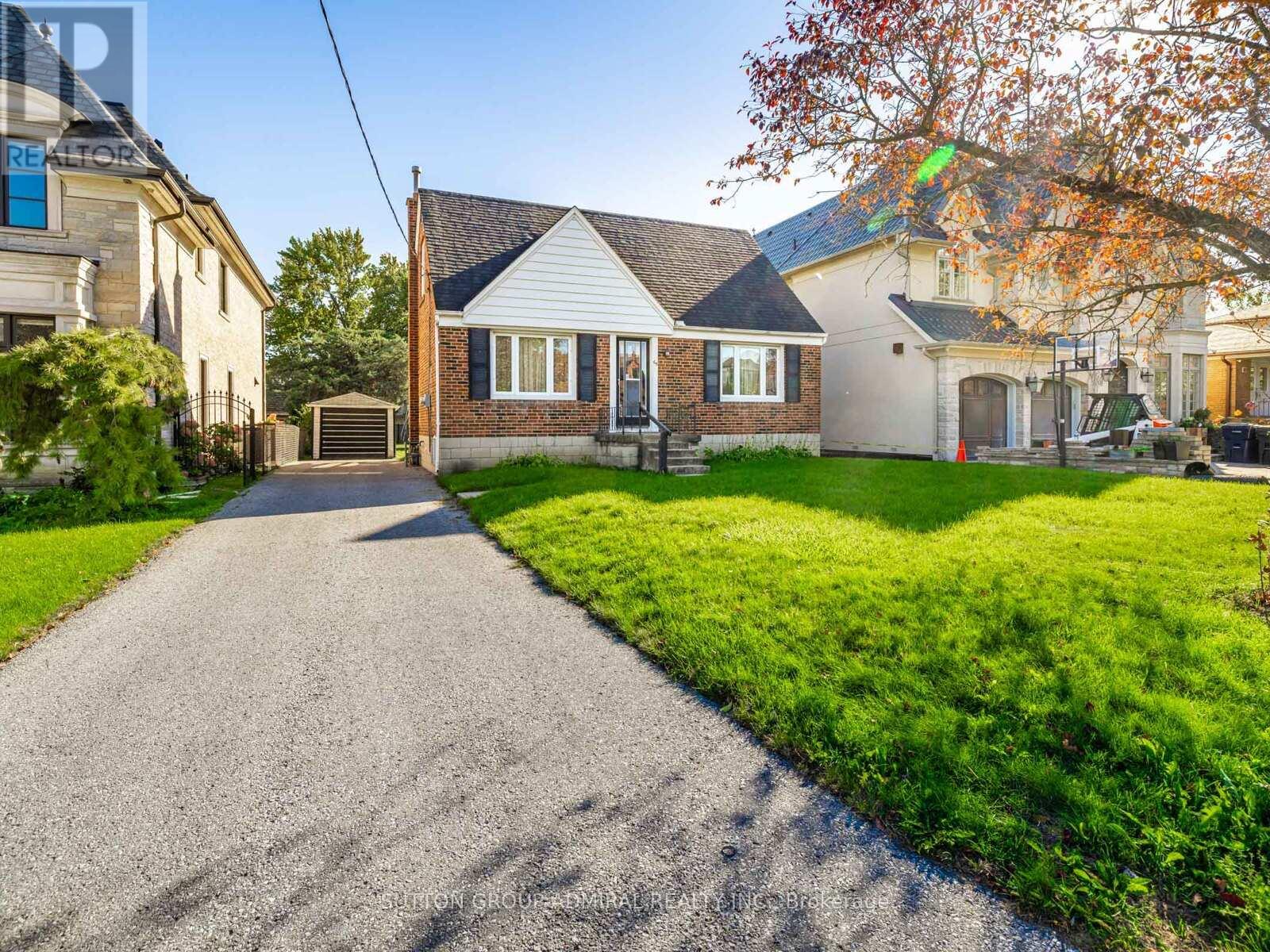 65 Lurgan Drive, Toronto, Ontario  M2R 1K7 - Photo 7 - C12457796
