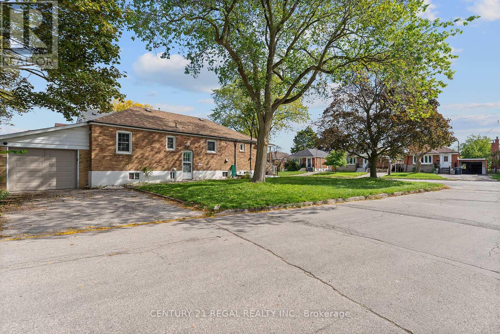 106 Flora Drive, Toronto, Ontario  M1P 1A8 - Photo 3 - E12457789