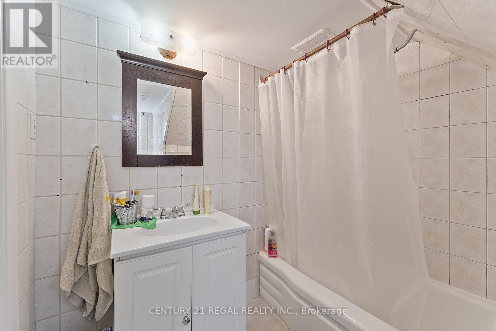 106 Flora Drive, Toronto, Ontario  M1P 1A8 - Photo 32 - E12457789
