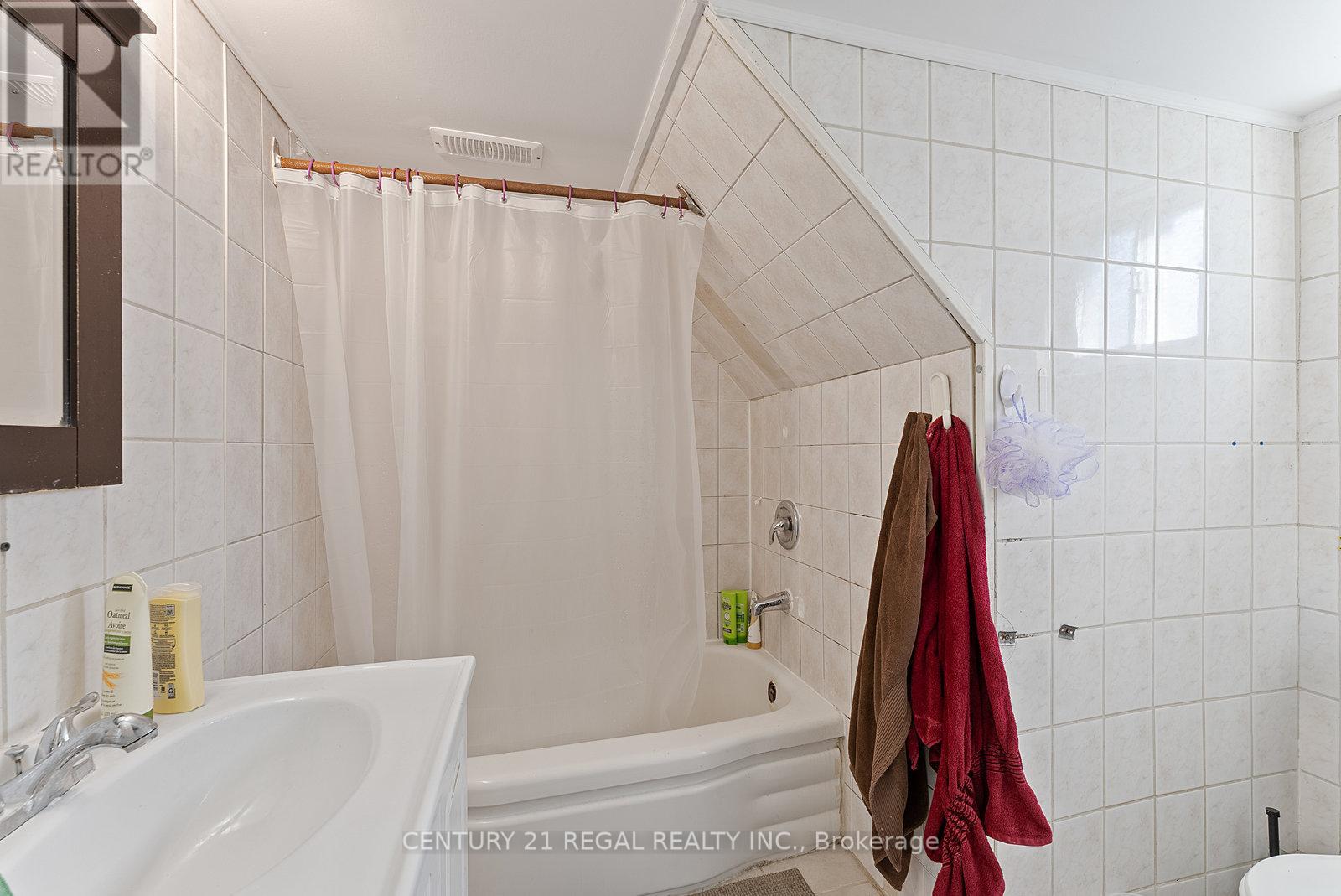 106 Flora Drive, Toronto, Ontario  M1P 1A8 - Photo 33 - E12457789