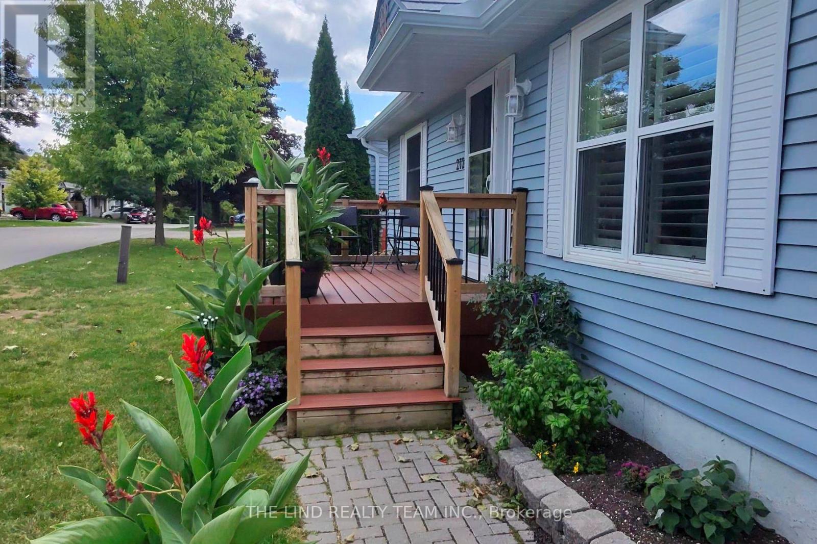 272 Jeff Smith Court, Newmarket, Ontario  L3Y 8C5 - Photo 4 - N12457791