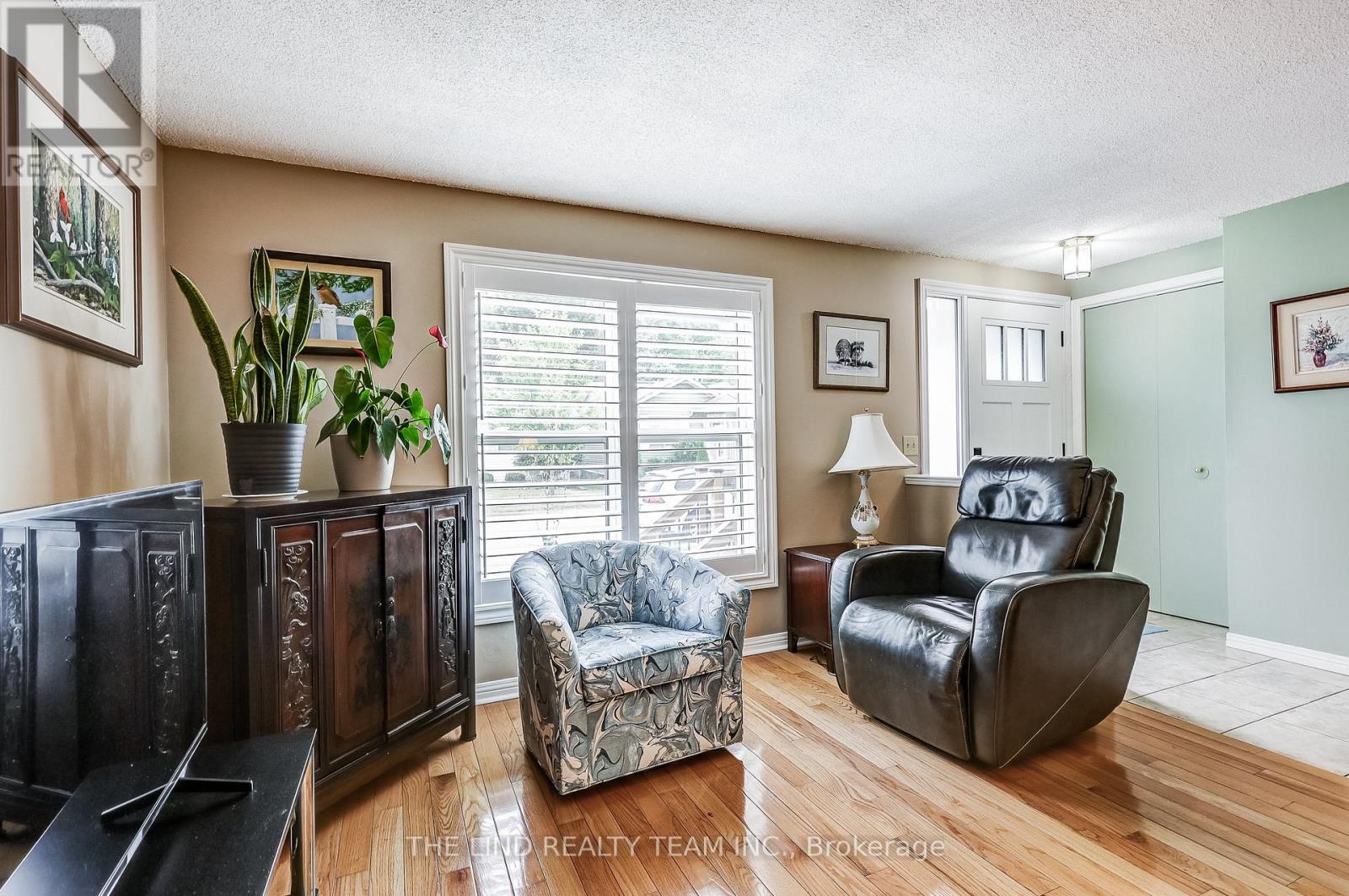 272 Jeff Smith Court, Newmarket, Ontario  L3Y 8C5 - Photo 7 - N12457791