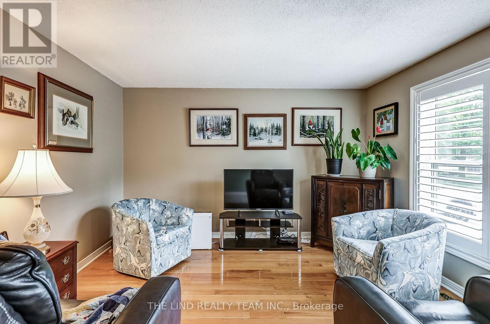 272 Jeff Smith Court, Newmarket, Ontario  L3Y 8C5 - Photo 9 - N12457791