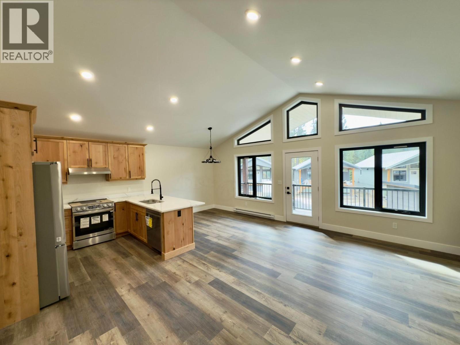 1938 Foxwood Trail Unit# 3, Windermere, British Columbia  V0B 2L2 - Photo 7 - 10365440