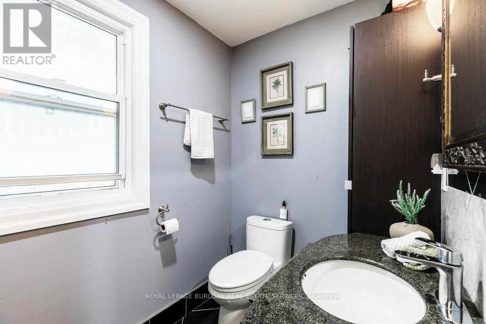 723 Hyde Road, Burlington, Ontario  L7S 1S6 - Photo 22 - W12457797