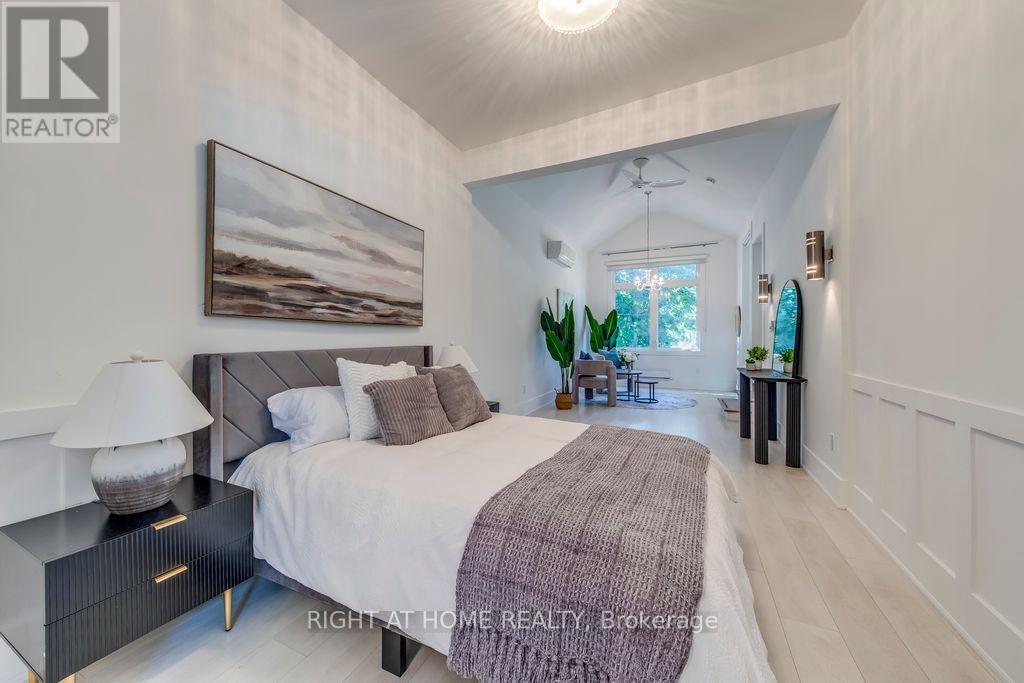 43 South Kingsway, Toronto, Ontario  M6S 3T2 - Photo 14 - W12457806