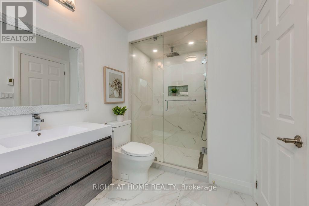 43 South Kingsway, Toronto, Ontario  M6S 3T2 - Photo 22 - W12457806