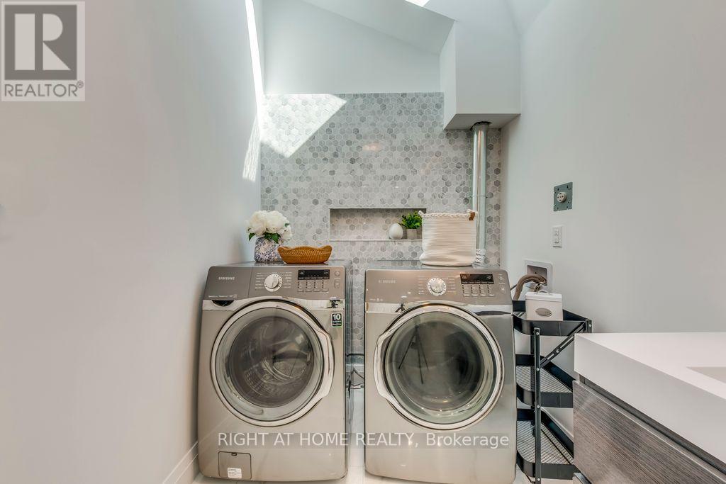 43 South Kingsway, Toronto, Ontario  M6S 3T2 - Photo 23 - W12457806