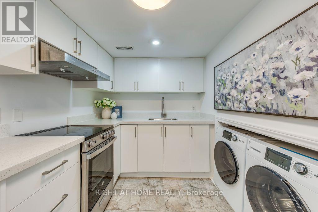 43 South Kingsway, Toronto, Ontario  M6S 3T2 - Photo 30 - W12457806