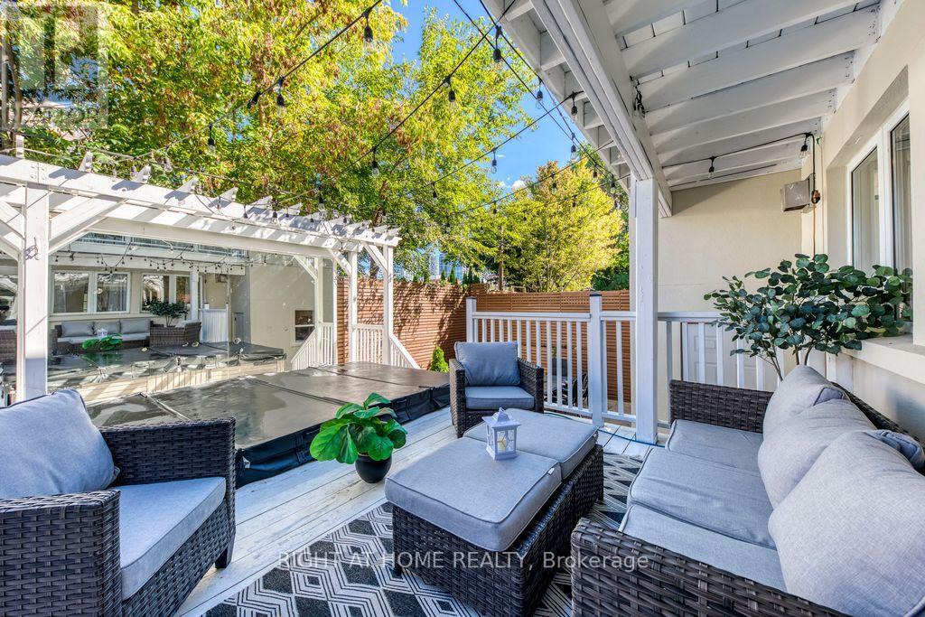 43 South Kingsway, Toronto, Ontario  M6S 3T2 - Photo 36 - W12457806