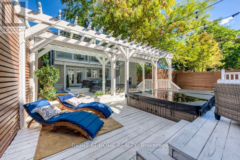43 South Kingsway, Toronto, Ontario  M6S 3T2 - Photo 37 - W12457806