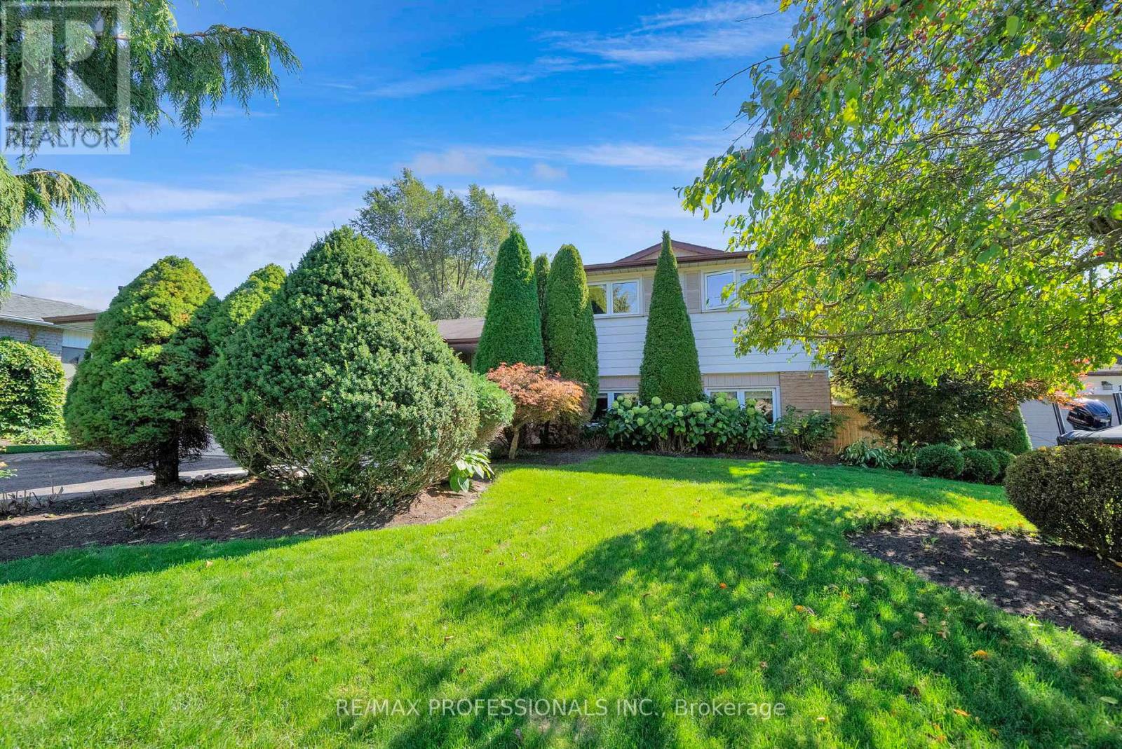 23 Sunicrest Boulevard, Clarington, Ontario  L1C 2G6 - Photo 2 - E12457710