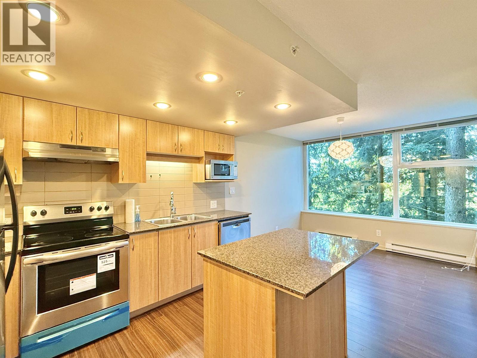 305 9232 University Crescent, Burnaby, British Columbia  V5A 0A3 - Photo 6 - R3056526